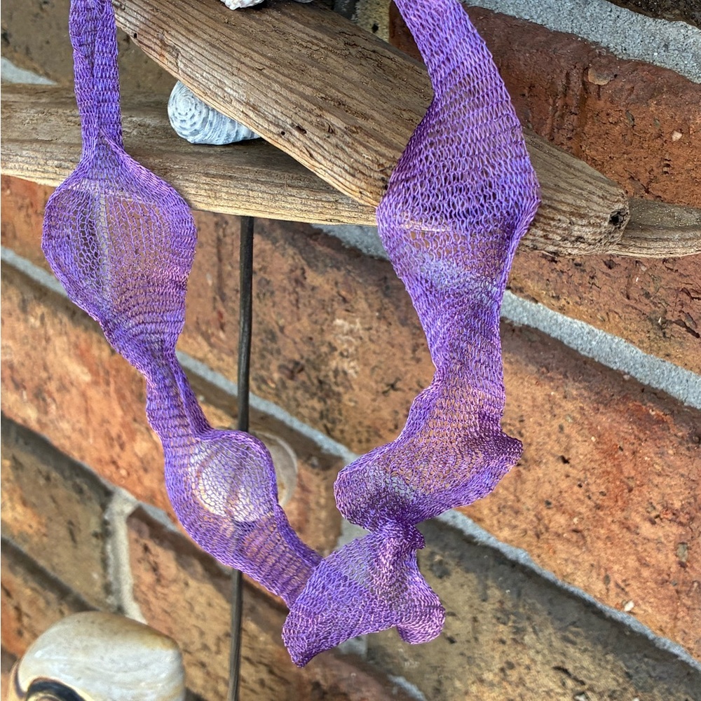 💜 Elegant Purple Mesh Necklace EUC